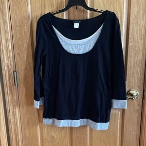 VENUS Black and Gray Long Sleeve Top